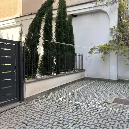 Apartment Con Parcheggio Privato In Proprieta E Giardino Esclusivo *